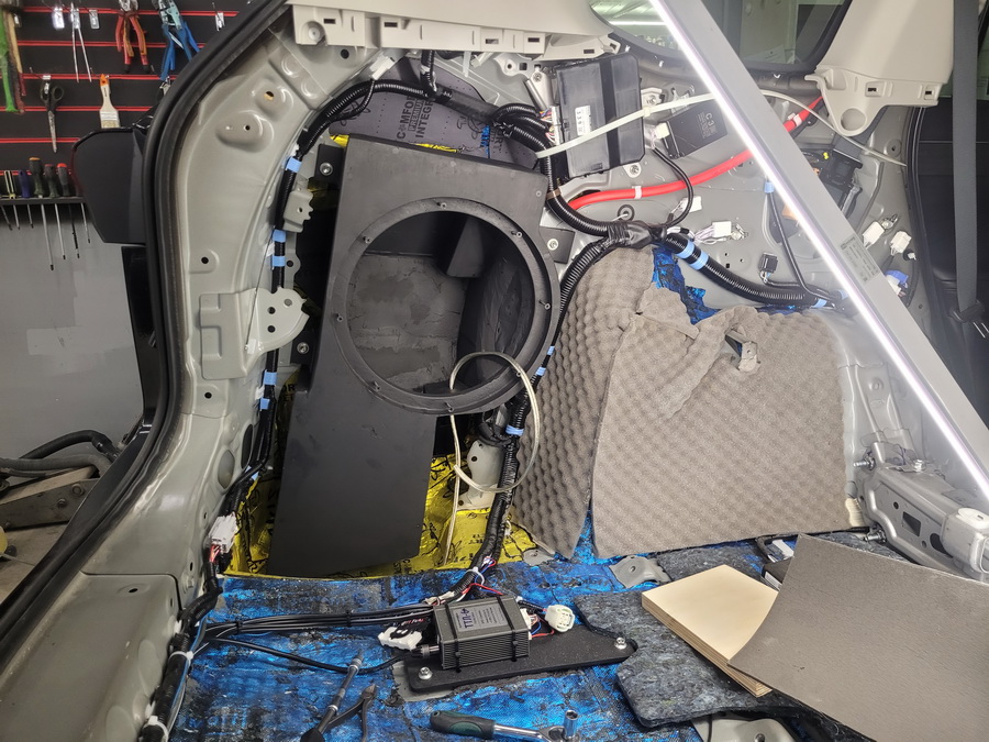 Toyota Highlander 5 - улучшаем аудио систему. Убираем заводской JBL и собираем более качественную и громкую аудио систему.