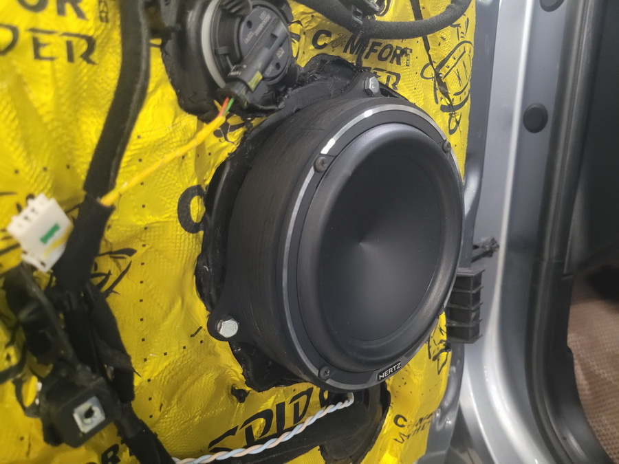 Toyota Highlander 5 - улучшаем аудио систему. Убираем заводской JBL и собираем более качественную и громкую аудио систему.